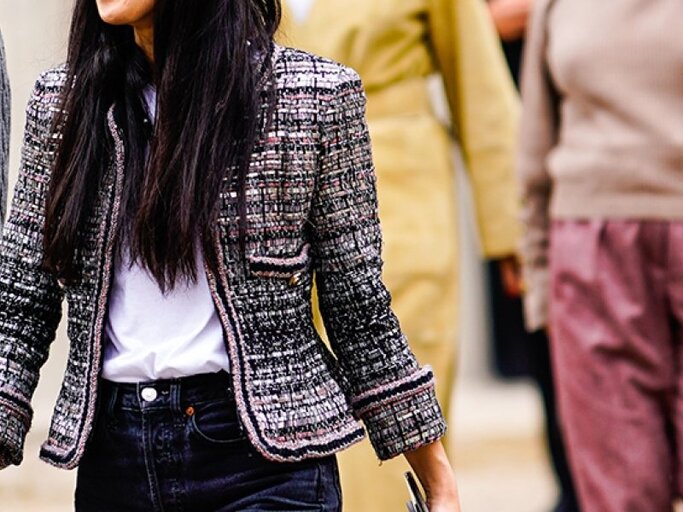 Detailaufnahme einer Tweed-Jacke | © Edward Berthelot, Getty Images