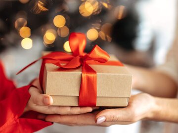 Weihnachtsgeschenke | © iStock | katiafonti